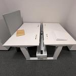 【稼働品】オカムラ スイフト 電動昇降デスク ベンチタイプ（対面2台）